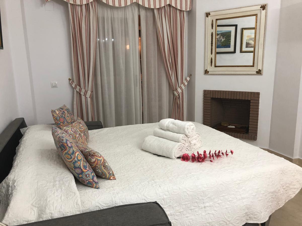Apartamento En Playa La Luna Sitio de Calahonda Exterior foto